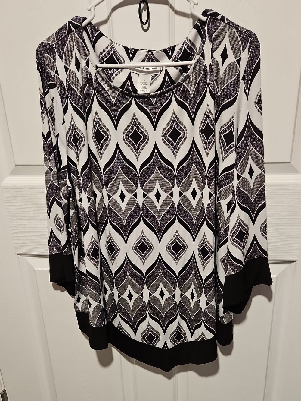 Alfred Dunner Black and White Geometric Tunic Top